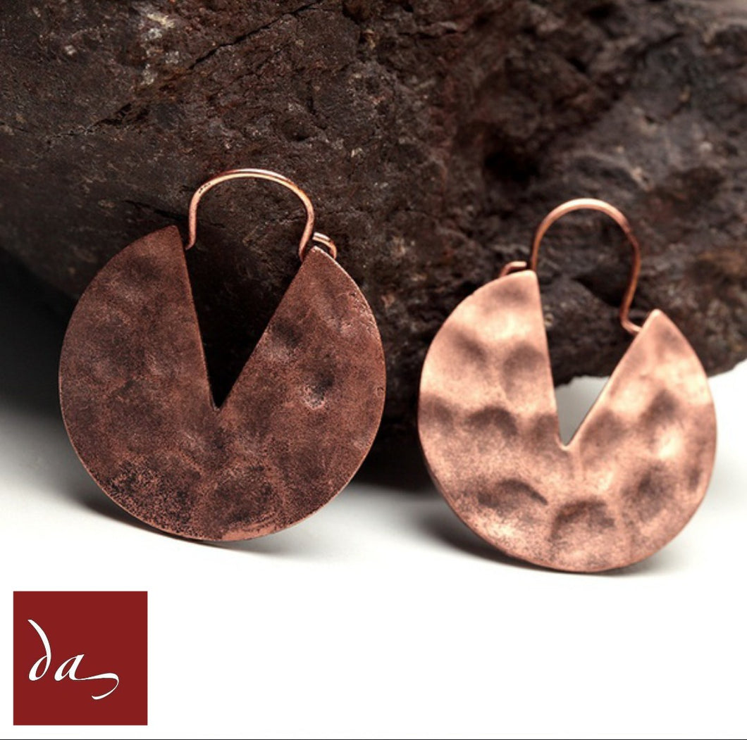 Daki~Khan Hanna Lobe Rings