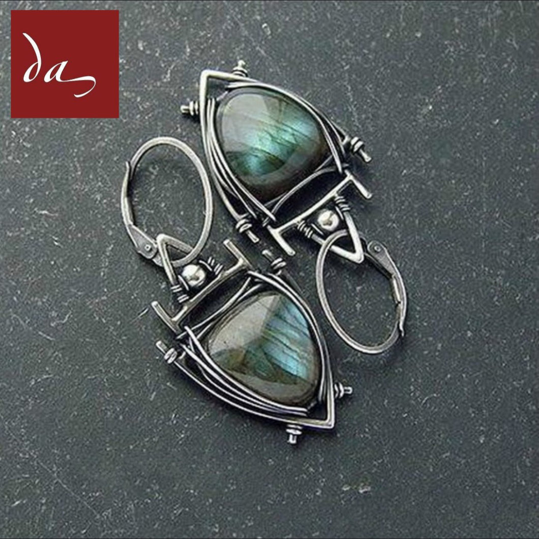 Ixan Daki~Xi Silver Shield Lobe Rings